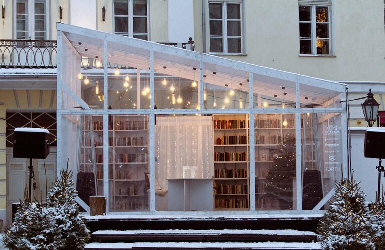 Creating a Cozy Reading Corner at Home: Tips and Ideas